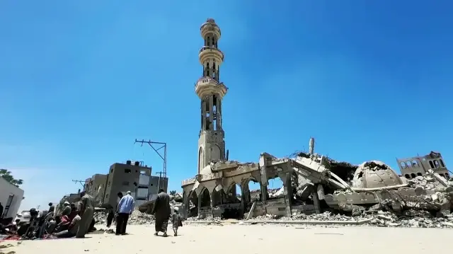 فلسطين: إحراق مستوطنين مسجد بالضفة انتهاك لحرمة دور العبادة