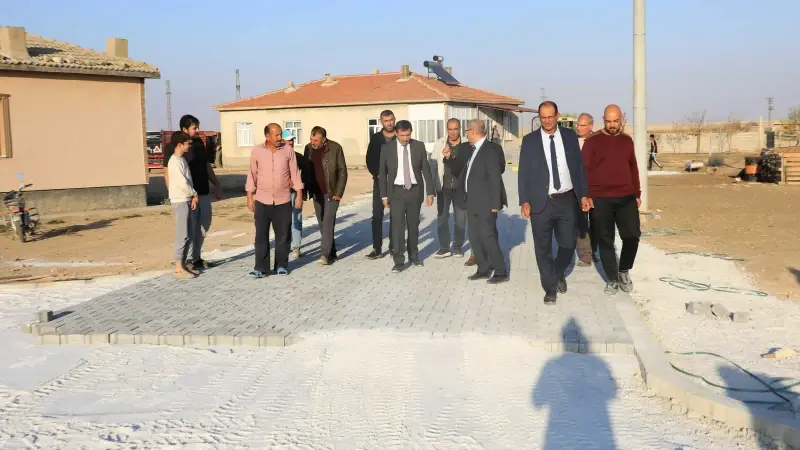 Başkan Hasan Kılca, sahadaki çalışmaları yerinde inceleyerek bilgi aldı.