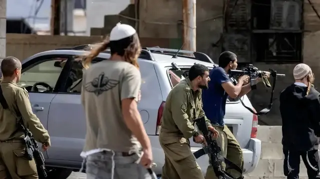 الضفة.. إصابة فلسطيني برصاص مستوطنين إسرائيليين