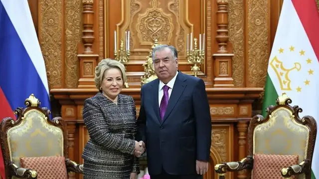 Эмомали Рахмон провел встречу с Валентиной Матвиенко