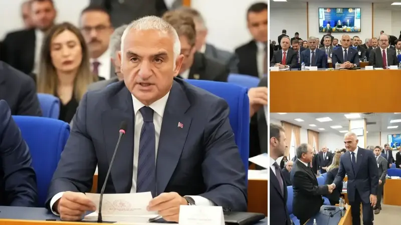 Bakan Ersoy, 2025’te turizm gelirlerinin 50 milyar dolara çıkarak dokuz aylık rekor kırdığını, Türkiye’nin turist sayısında 8’incilikten 4’üncülüğe yükseldiğini açıkladı.