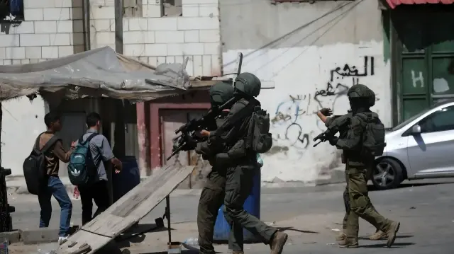 الاحتلال الإسرائيلي يقتل فلسطينيين اثنين في قطاع غزة