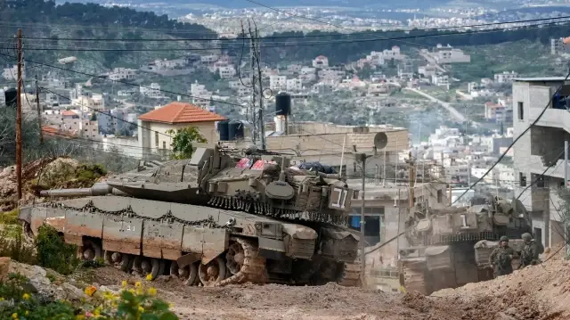 Израильские войска превратили жилой дом в Хевроне в военный пост.