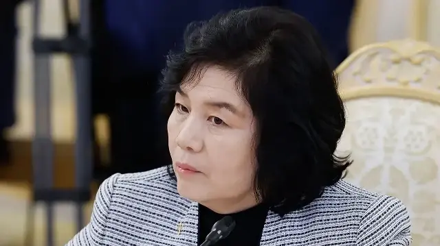 Чхве Сон Хи— северокорейский государственный и политический деятель, министр иностранных дел КНДР.