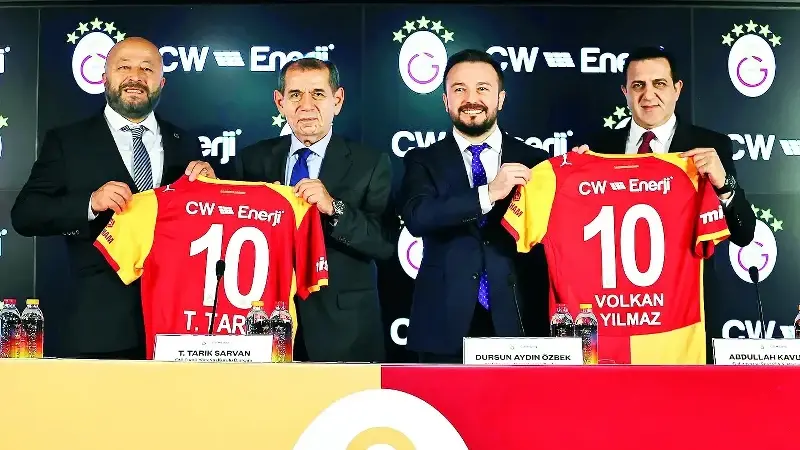 Galatasaray'da Kocaelispor maçı sonrası verilen 4 günlük izin bugün bitiyor. Sarı-kırmızılı ekip, bu akşam Metin Oktay Tesisleri’nde bir araya gelecek.