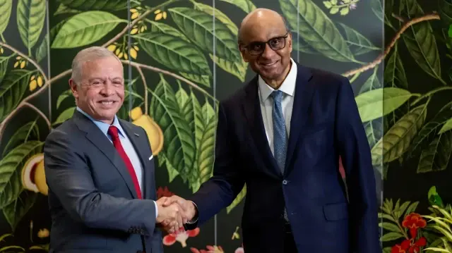 ملك الأردن يبحث في سنغافورة تعزيز التعاون وتطورات غزة