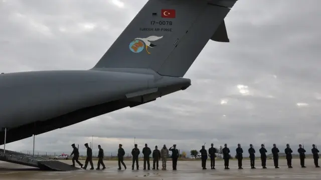 Türkiye holds ceremony for soldiers killed in military plane crash