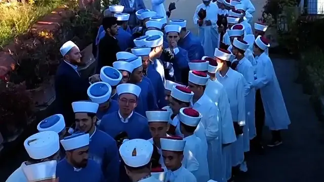 Sultanbeyli Merkez Camii’nde icazet coşkusu: 58 hafız ve hoca adayı mezun oldu