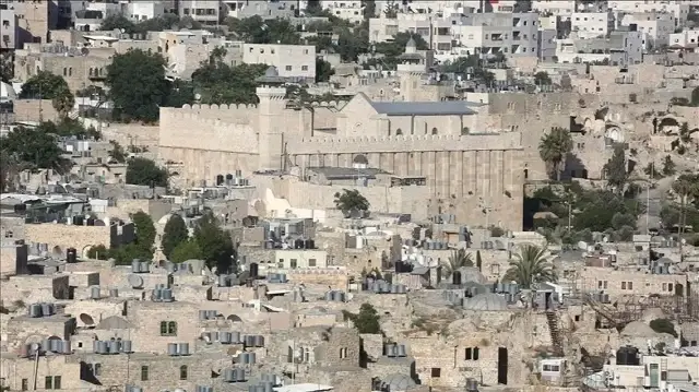 الخليل.. الاحتلال يغلق المسجد الإبراهيمي للاحتفال بعيد "سارة" اليهودي