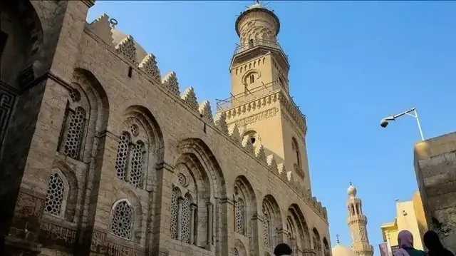 الأزهر يدين إحراق مسجد بالضفة ويصفه بـ"السلوك الوحشي والتطرف البغيض"