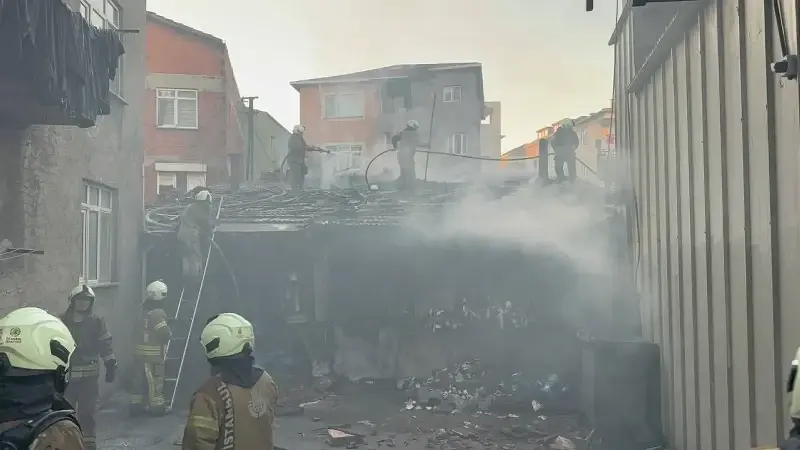 Yangının çıkış nedeni henüz belirlenemedi.