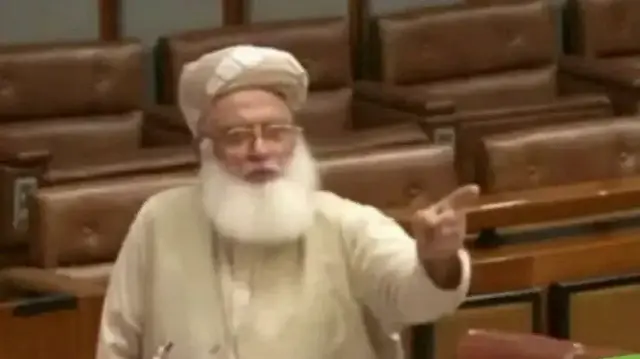 Пакистанский сенатор Маулана Атта-ур-Рахман.