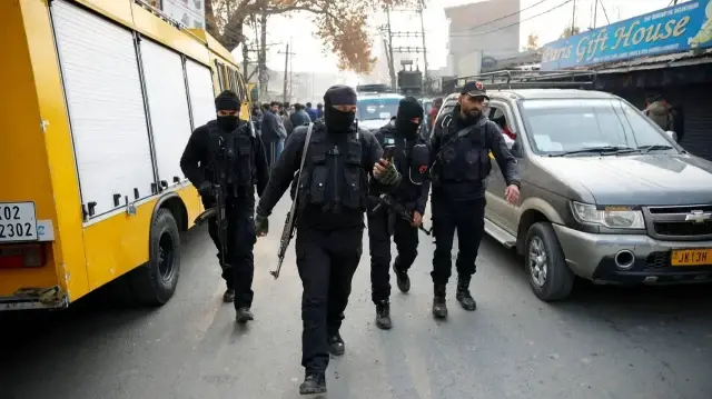 9 قتلى بانفجار داخل مركز شرطة في "جامو وكشمير"