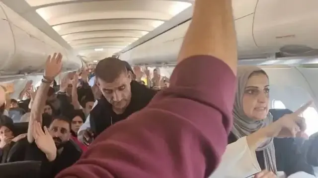 جنوب إفريقيا تحقق بملابسات وصول طائرة تقل فلسطينيين من غزة دون وثائق