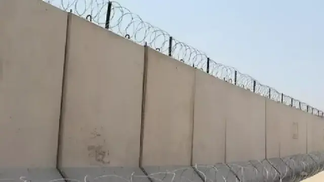 ЦАХАЛ возвел бетонные стены вдоль«синей линии» в Ливане