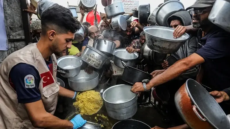 Türkiye, Gazze’ye en yüksek hacimli gıda ve temel malzeme desteği sunan ülkeler arasında yer aldı.
