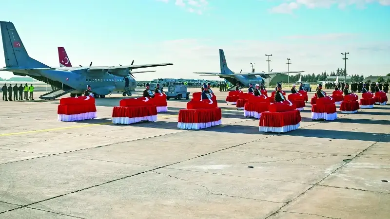 Şehitler için ilk tören Ankara'daki Mürted Hava Meydan Komutanlığı'nda yapıldı.