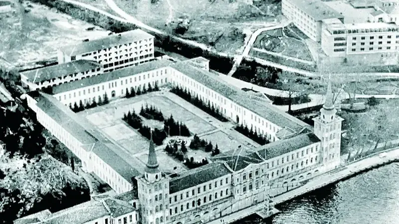 Kuleli yargılamalarının yapıldığı dönemde Kuleli Süvari Kışlası olarak hizmet veren mekan.