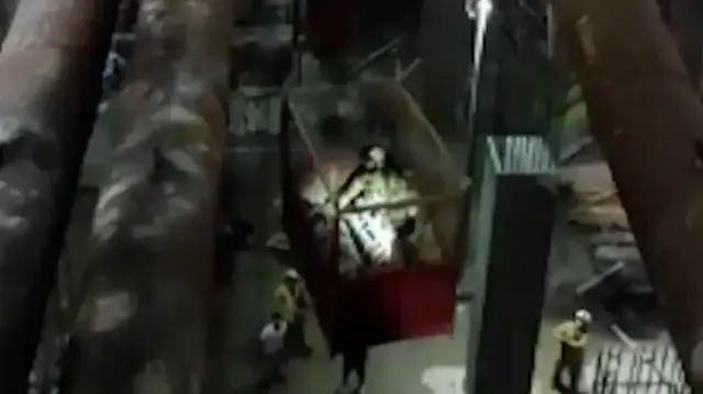 Beyoğlu'nda metro inşaatındaki yaralıların çıkarılma anları