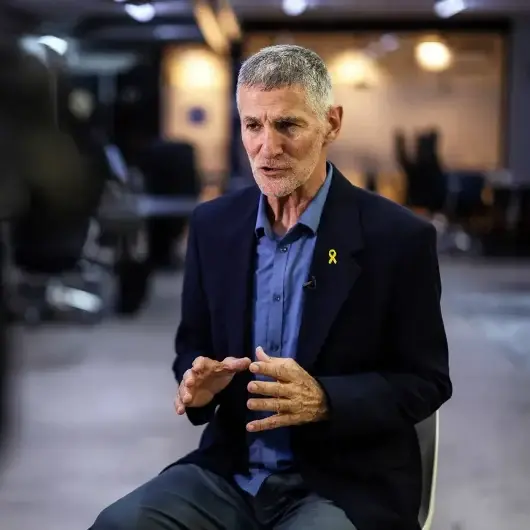 غولان: نتنياهو يبيع أمن إسرائيل ويتنازل عن تفوقها الجوي