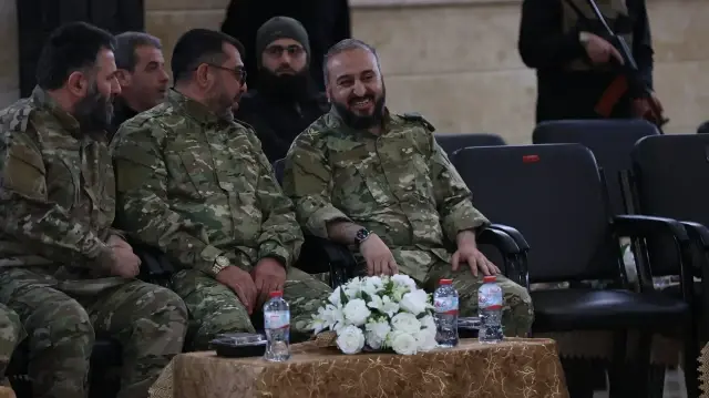 Syrian defense minister meets Russian military delegation in Damascus