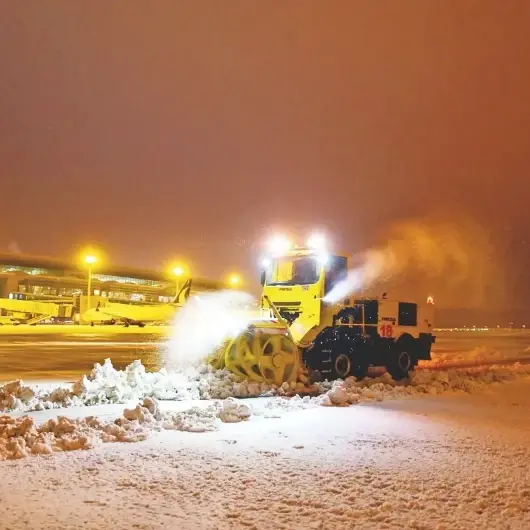 Yurtta kar nöbeti başladı! 18 bin personel 14 bin araçla görev başında