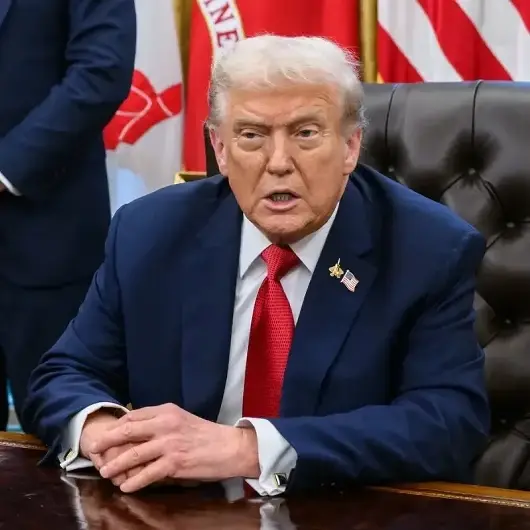 ترامب يلمّح لوجود اتصالات مع الرئيس الفنزويلي