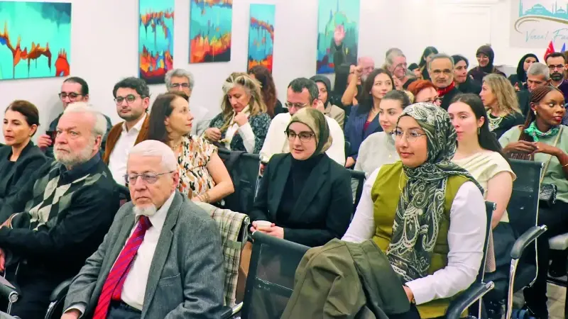 Türk Sanatı Platformu, Yunus Emre Enstitüsü’nün Paris Merkezi’nde tanıtıldı.