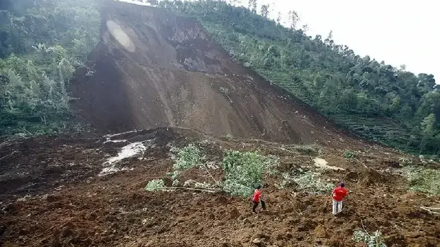 Landslides kill 18 in Indonesia's Central Java