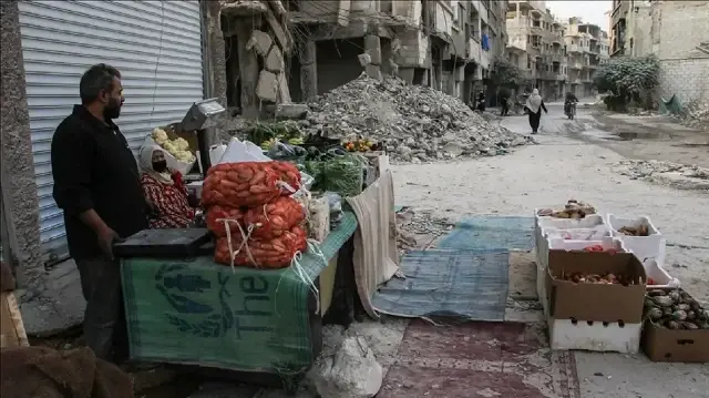 بعد سنوات الحرب.. أهالي مخيم اليرموك بدمشق يعودون لإحيائه