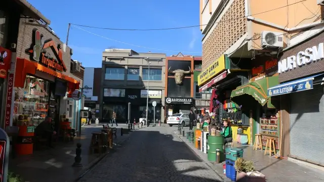 Eskişehir'de 'Neşeli Günler' filmini aratmayan olay: Boşanma aşamasındaki çift karşılıklı turşucu açtı