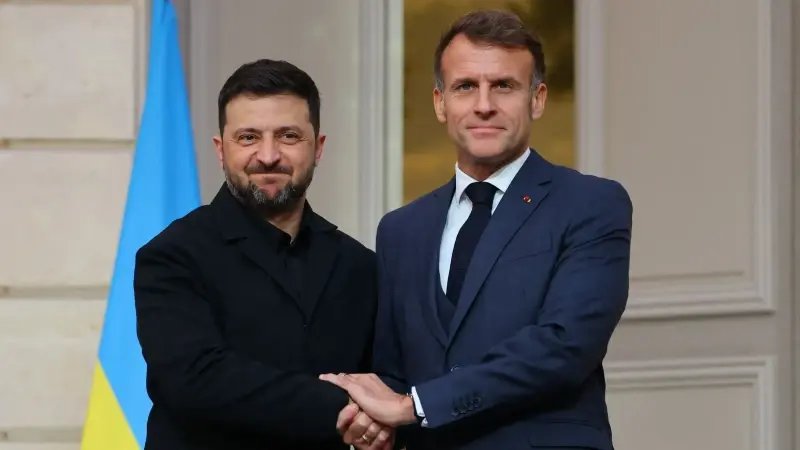 Zelenski ile Macron (Foto: AFP)