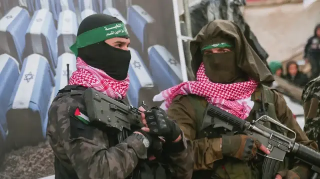 Le mouvement a précisé que "la liste a été examinée et contrôlée par les instances compétentes, et le statut de tous les détenus a été confirmé, à l’exception de 11 cas toujours en cours de vérification".