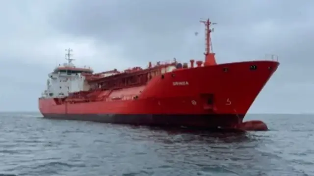 أوكرانيا تعلن السيطرة على حريق بناقلة الغاز المسال التركية