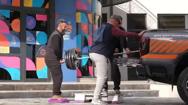 Esenlerli gençlerden Naim Süleymanoğlu için duygulandıran anma