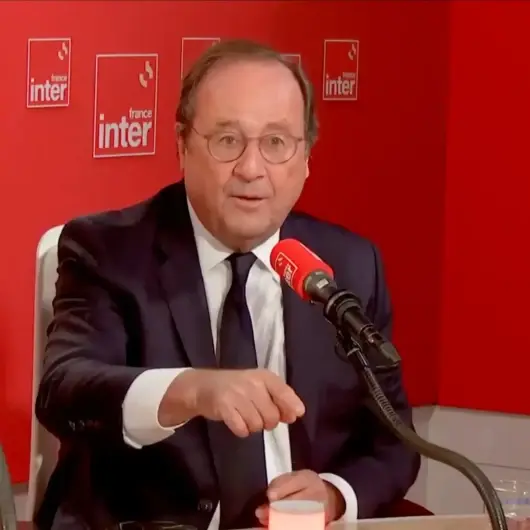 L’ancien président François Hollande accuse la Russie d’avoir déstabilisé le Mali, à l’instar de l’Ukraine