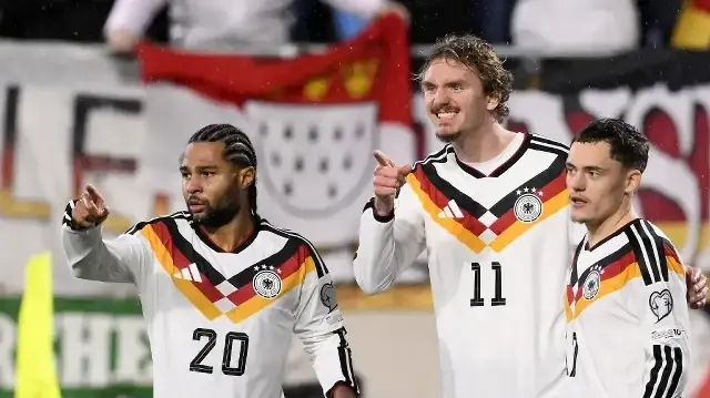 L'Allemagne s'est qualifiée pour la Coupe du Monde 2026 en battant la Slovaquie 6-0, à la Red Bull Arena de Leipzig, le 17 novembre 2025.