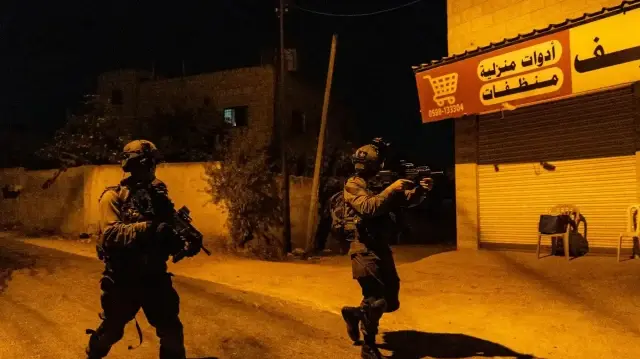 الاحتلال الإسرائيلي يقتحم مناطق بالضفة ويعتقل ويصيب فلسطينيين