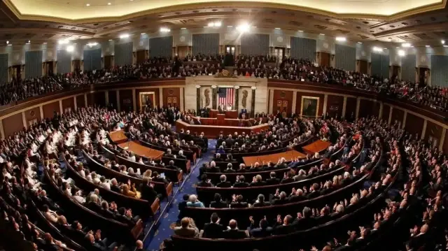 النواب الأمريكي يقر مشروع قانون يكشف جميع ملفات جيفري إبستين