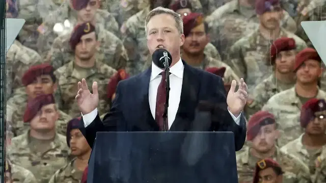 Министр армии США Дэниел Дрисколл