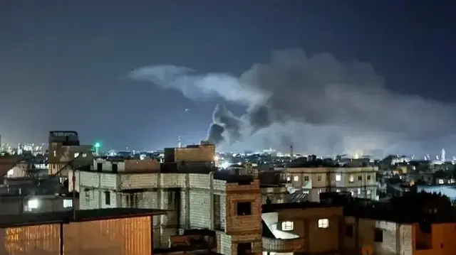 مقتل 11 شخصا بغارة إسرائيلية على مخيم عين الحلوة جنوبي لبنان 