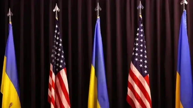 وفد أمريكي إلى أوكرانيا لبحث استئناف مفاوضاتها مع روسيا