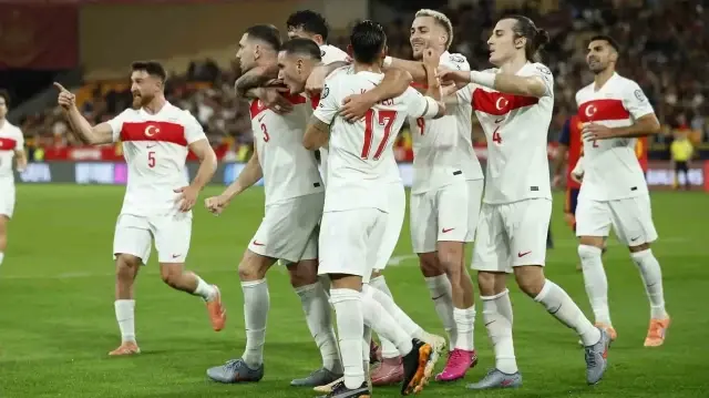 L'équipe nationale turquelors du match opposant l'Espagne à la Türkiye, à Séville, le 18 novembre 2025.
