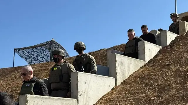 نتنياهو يجري جولة في المنطقة العازلة بسوريا برفقة مسؤولين