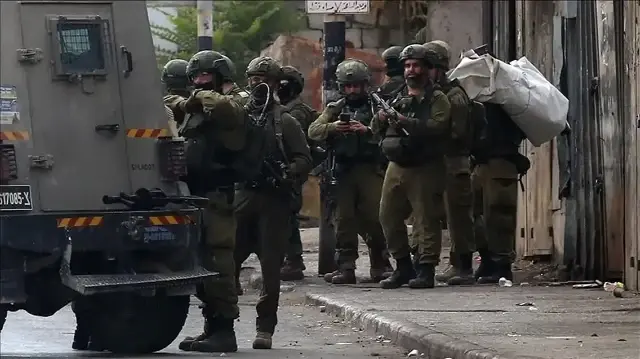 الضفة.. الاحتلال الإسرائيلي يعتقل 100 فلسطيني شمالي الخليل