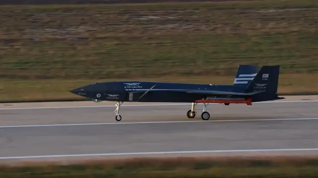 المسيرة التركية "قزل إلما" تستعرض قدراتها بمعدات وطنية