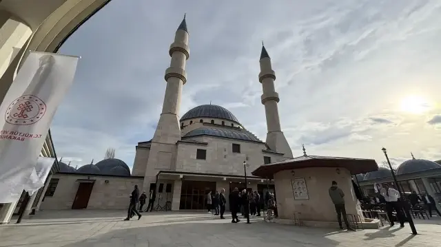 В Кырджали открылась Новая мечеть — подарок Турции Болгарии.