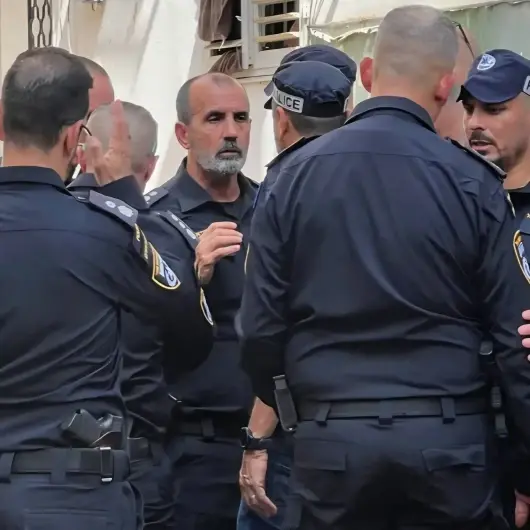 تل أبيب.. اعتقال إسرائيليين بتهمة تهريب أسلحة من سوريا
 