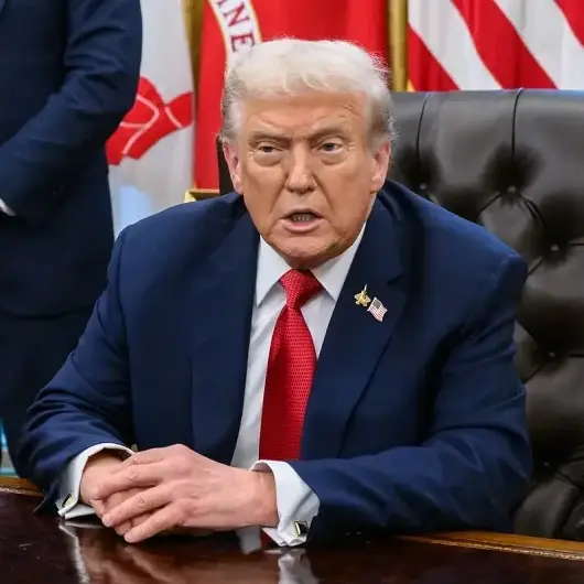 إعلام أمريكي: ترامب يفوض الاستخبارات لتنفيذ عملية سرية بفنزويلا