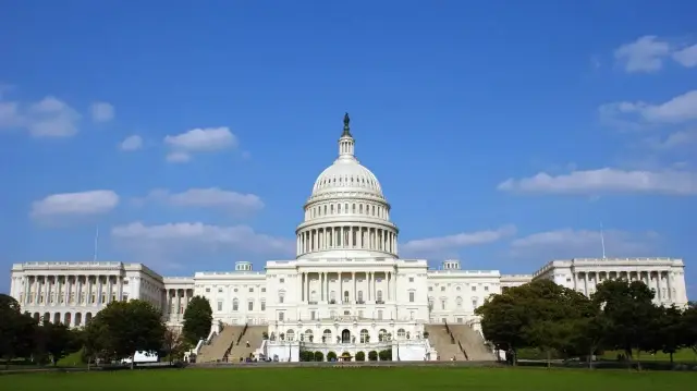 الشيوخ الأمريكي يقر مشروع قانون يكشف ملفات جيفري إبستين